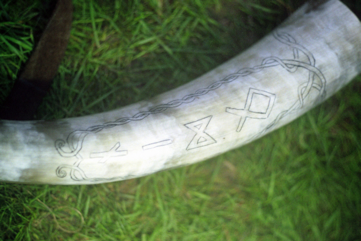Trinkhorn Wikinger Runen Tattoo Designs Trinkhorn Wikinger Runen Tattoo 